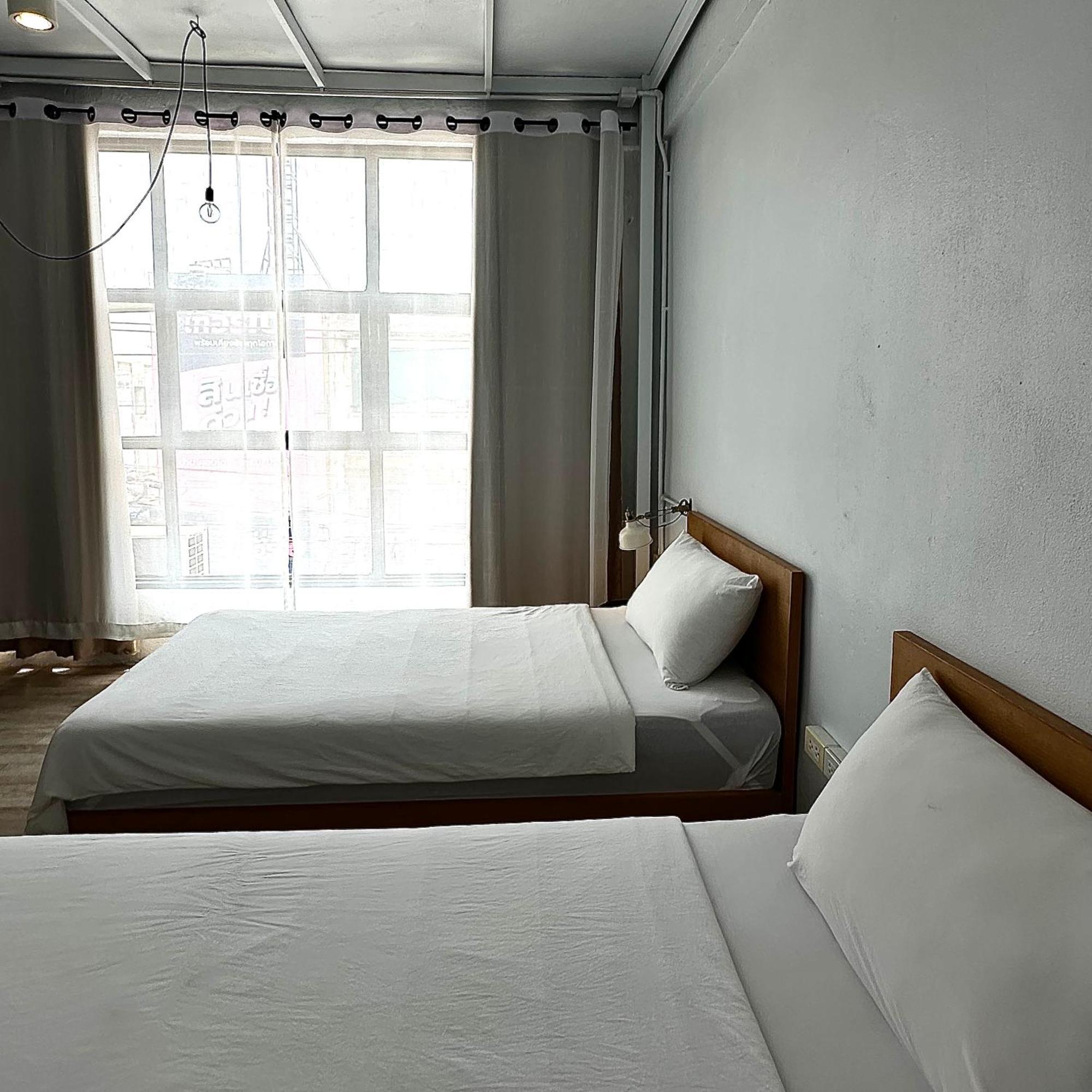 Beige Poshtels + Netflix Hostel Bangkok Luaran gambar