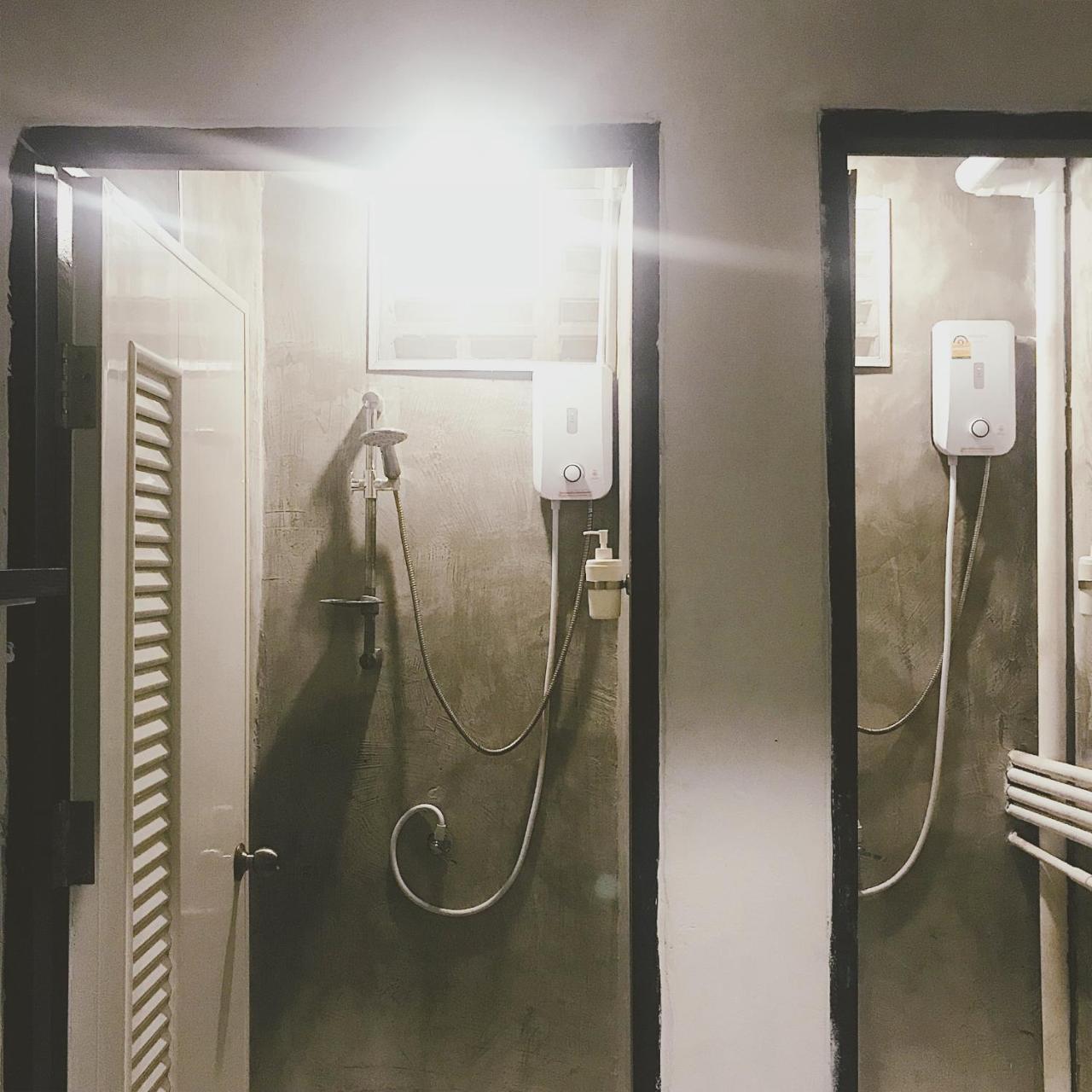 Beige Poshtels + Netflix Hostel Bangkok Luaran gambar