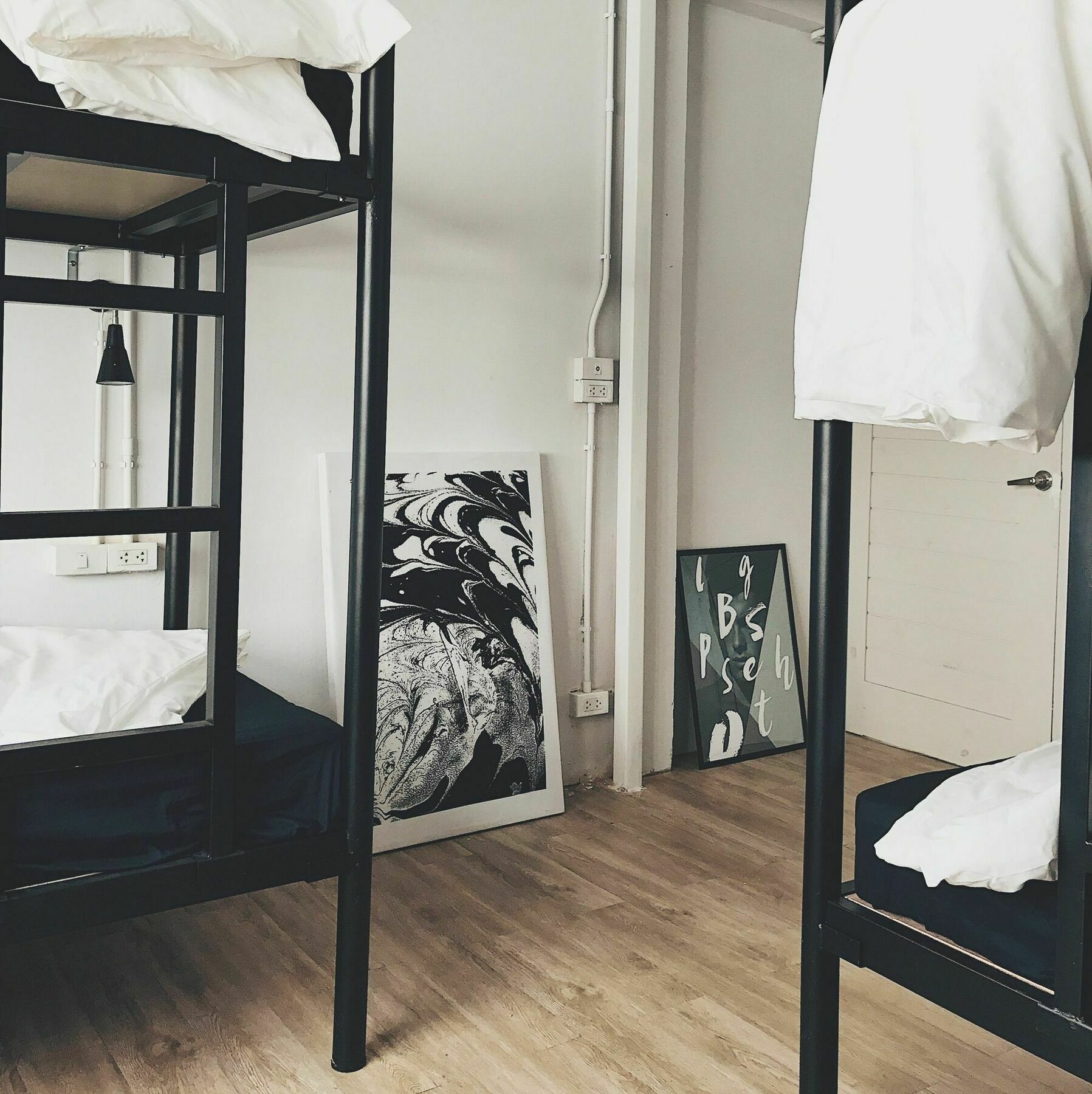Beige Poshtels + Netflix Hostel Bangkok Luaran gambar